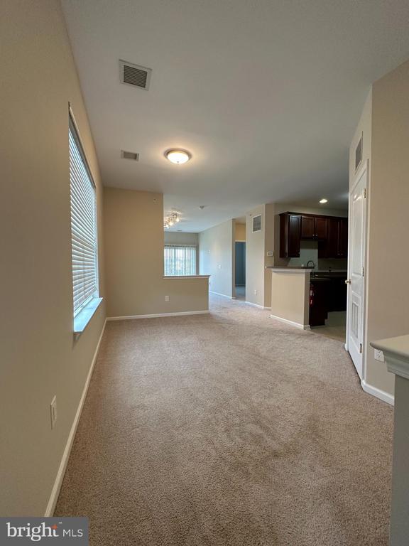 Building Photo - 702 Van Gogh Ct