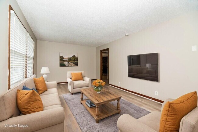 Building Photo - 118 Cloverdale Ct