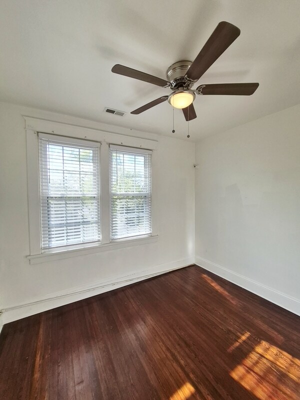 Building Photo - 2723 Fendall Ave