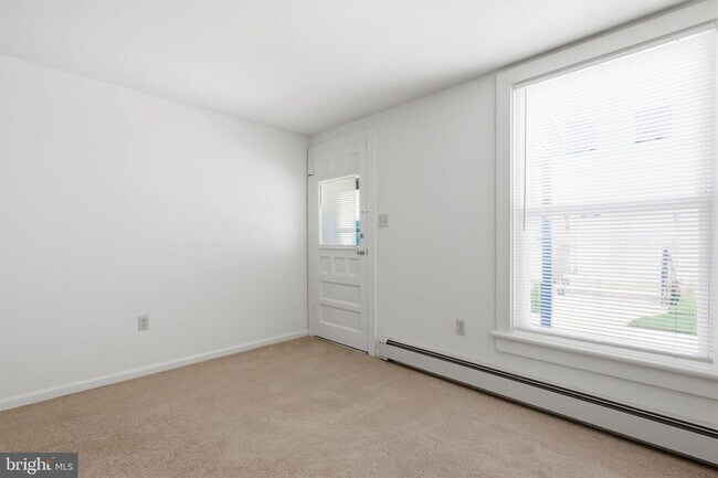 Building Photo - 2-8 Corliss Ave