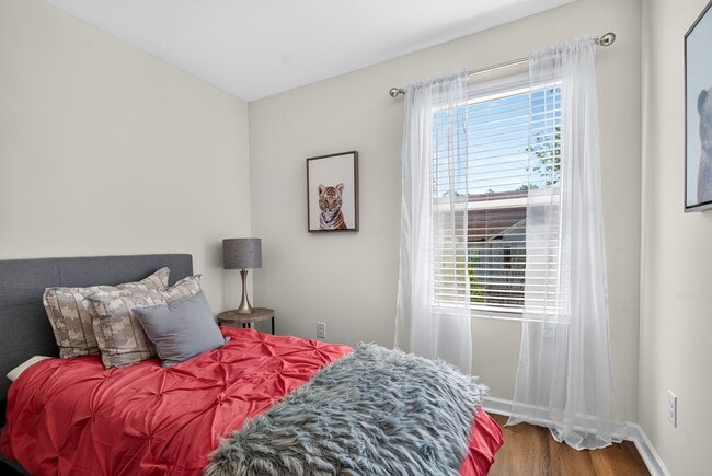 Building Photo - 3 Bedroom Townhome in Atlanta!