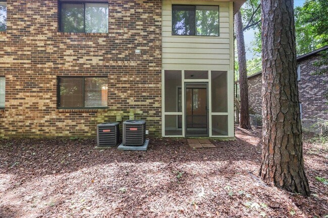 Building Photo - 3208 Ginger Dr
