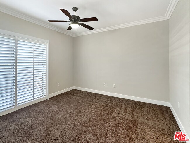 Building Photo - 24585 Town Center Dr
