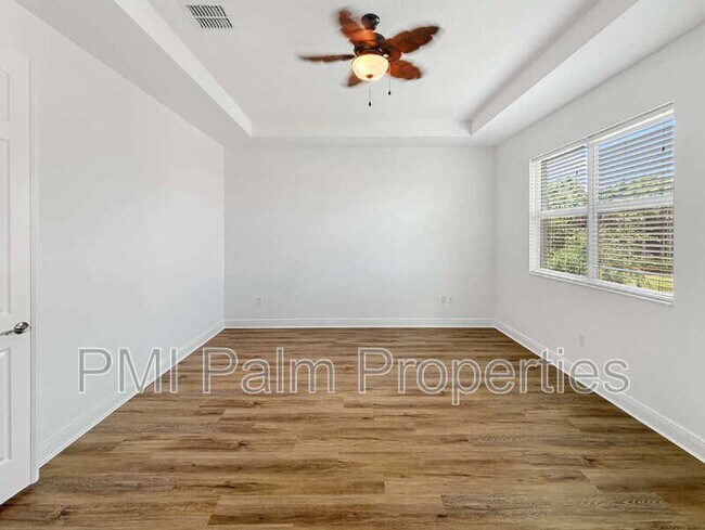 Building Photo - 3001 Strada Court