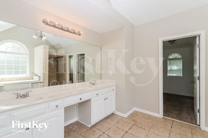 Building Photo - 326 Hambrick Park