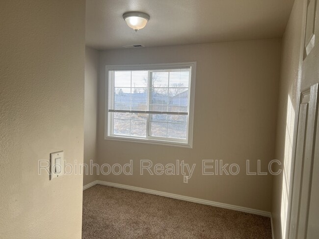 Building Photo - 1640 Winchester Dr