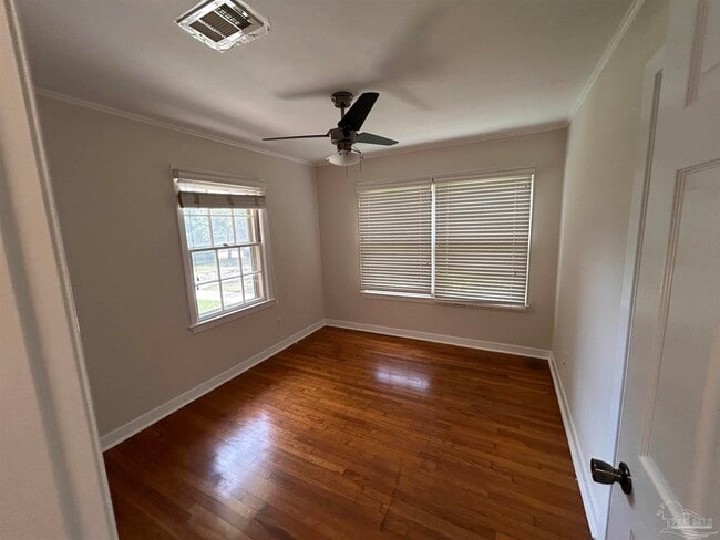 Building Photo - 3840 Dunwoody Dr