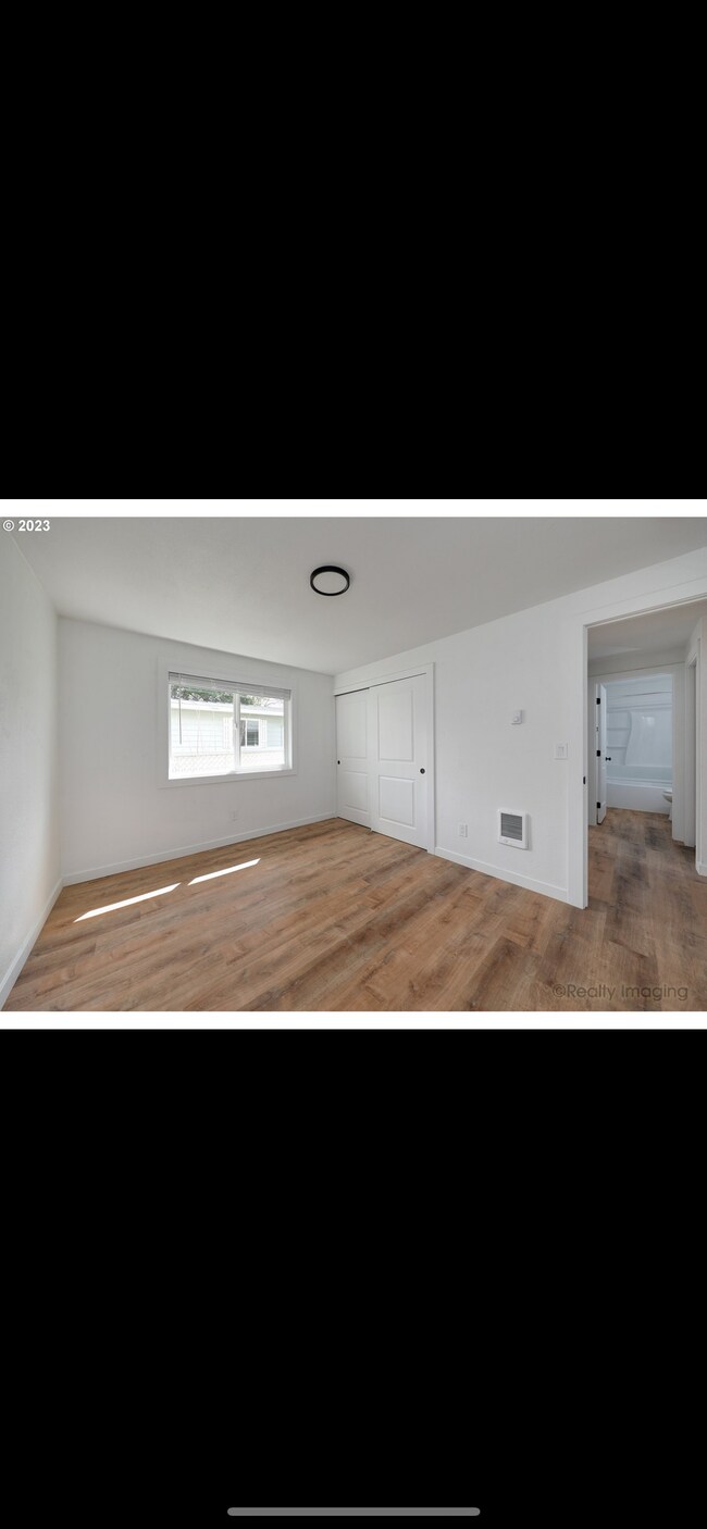 Building Photo - 3014 Drummond Ave