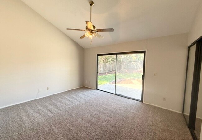 Building Photo - 825 Cordwell Cir