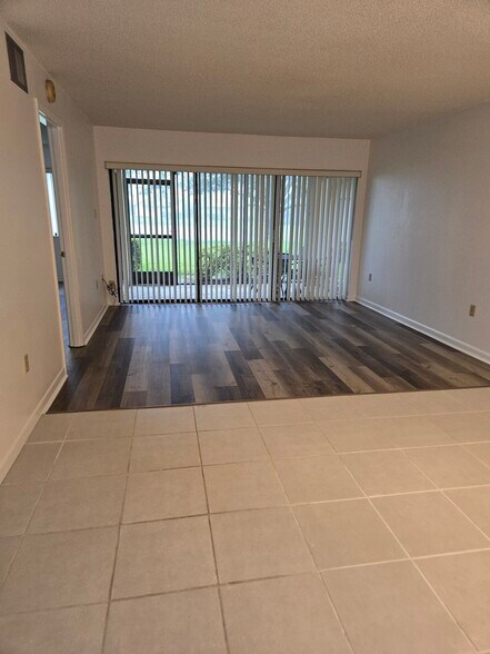 Building Photo - 5196 Lake Village Dr