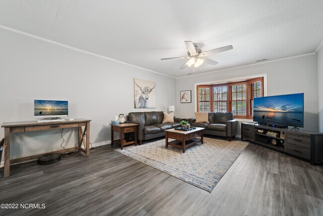 Building Photo - 805 Deblea Ct