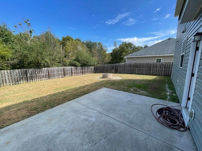 Building Photo - 422 Sebastian Dr