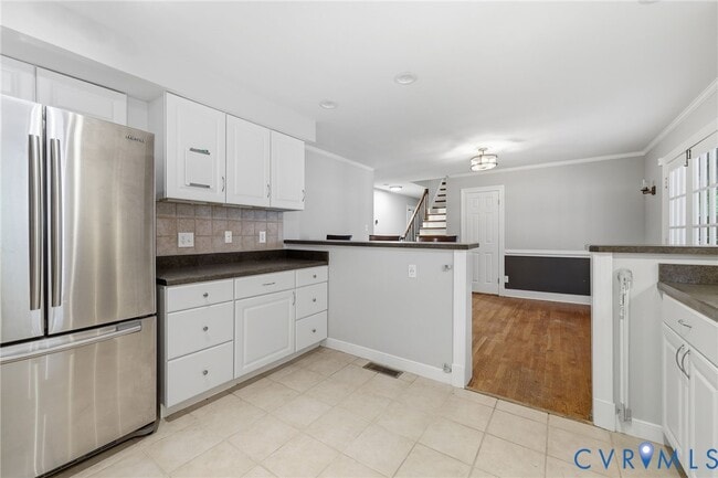 Building Photo - 7603 S Pinehill Dr