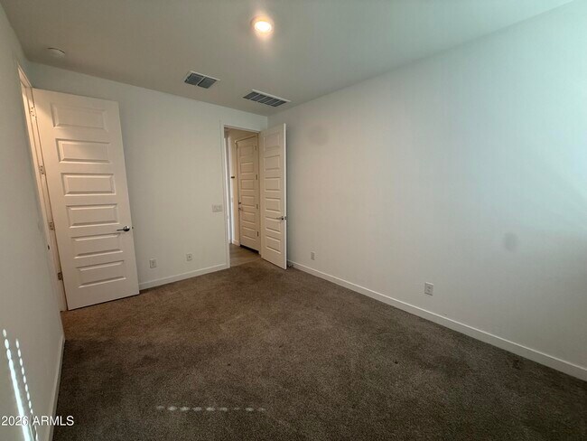 Building Photo - 1538 W Carmen St