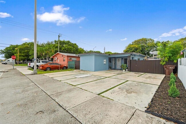Primary Photo - 938 SE 12th St