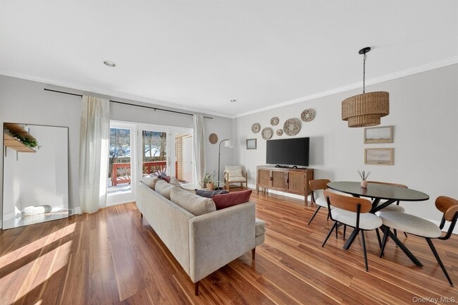 Building Photo - 90 Roundtree Ct