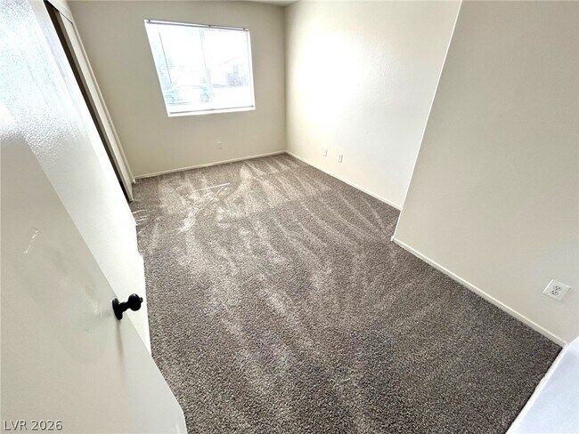 Building Photo - 4916 River Splash Ave
