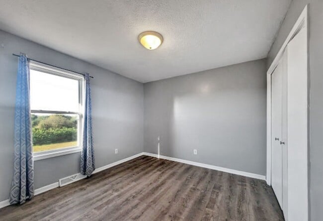 Building Photo - 3612 13 Mile Rd NE