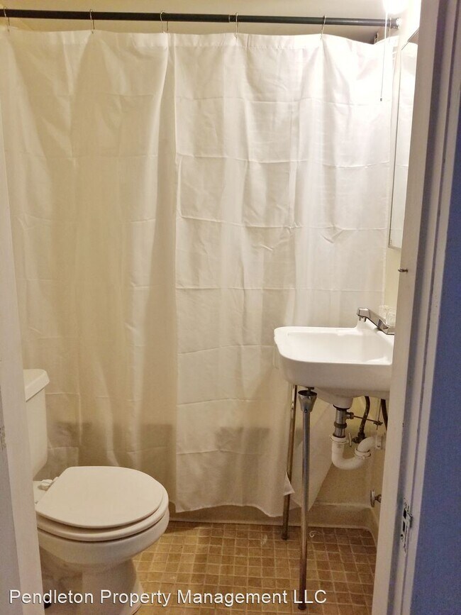 Studio, 1 bath House 111 SE 5th 3 111 SE 5th St Pendleton OR 97801 Apartment Finder