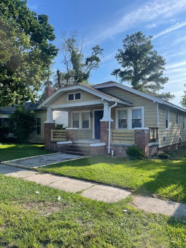 Building Photo - 407 S 17th St