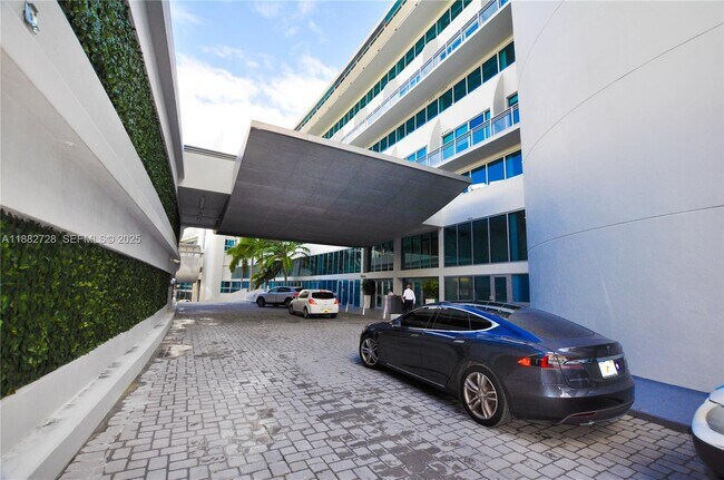 Building Photo - 2950 NE 188th St