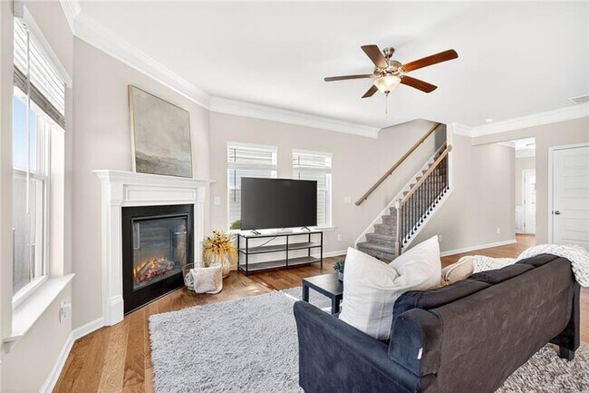 Building Photo - 133 Madison Bend