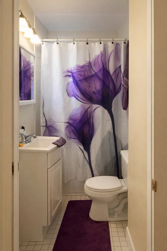 Building Photo - 108 Myrtle St