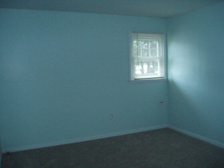 Building Photo - 47 Dixmont Ave