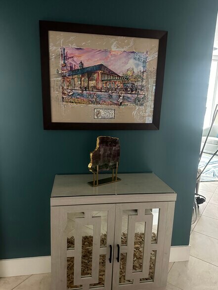 Entry - 175 1st St S