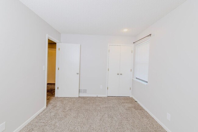 Building Photo - 6811 W 149th Terrace