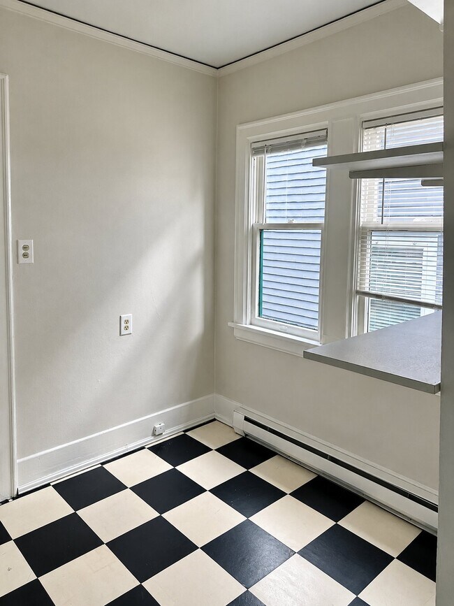 Building Photo - 5214 35th Ave NE