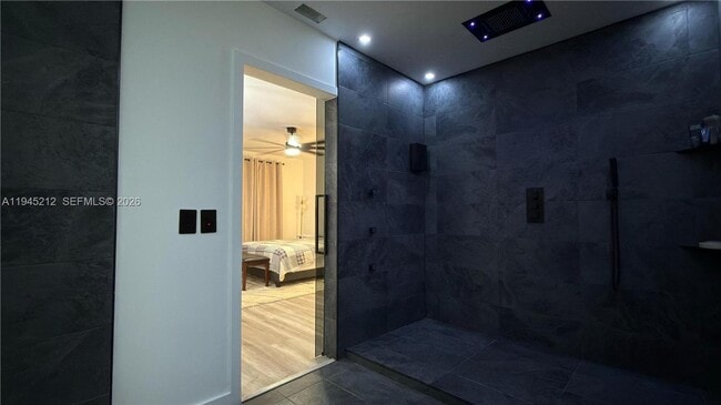 Building Photo - 1001 SW 98th Ave