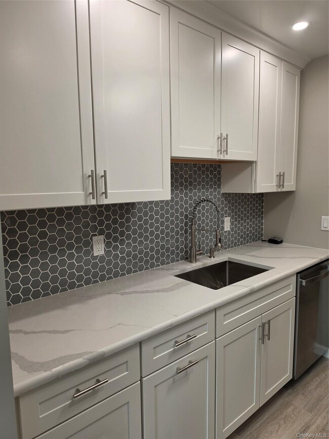 Building Photo - 2104 Cherry Hill Dr