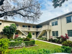 Building Photo - 606 C St