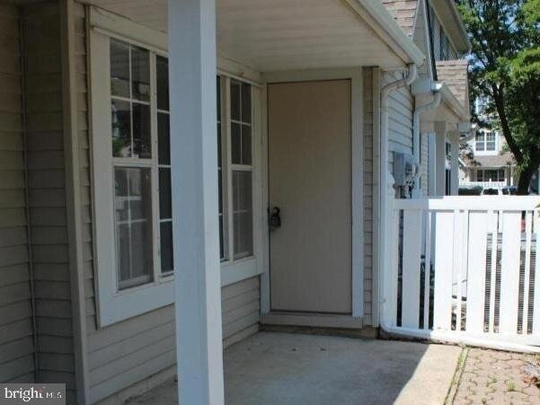 Building Photo - 206 Oliphant Ln