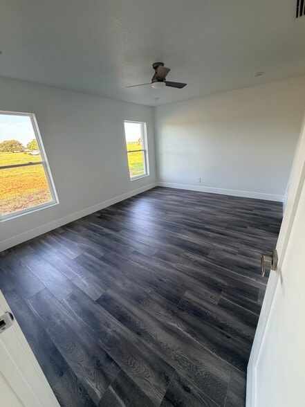 Building Photo - 7016 Golf Club Dr