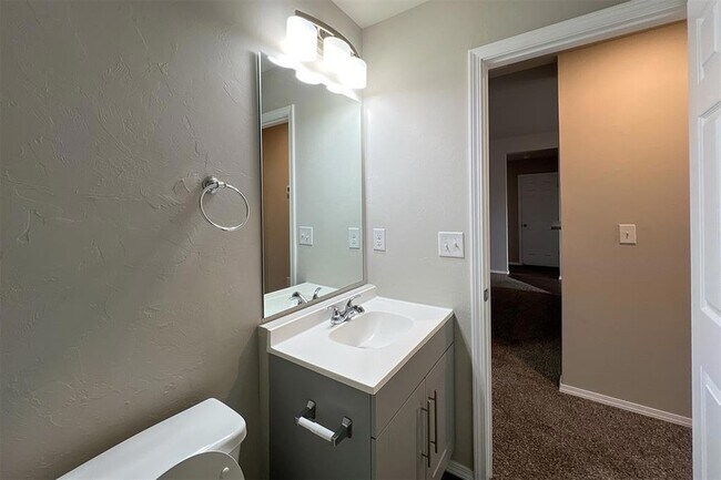 Building Photo - 4301 Driftwood Dr