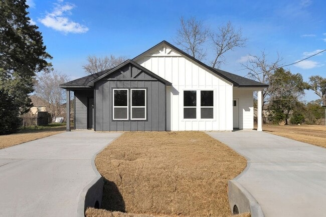 Building Photo - 106 Runnels St