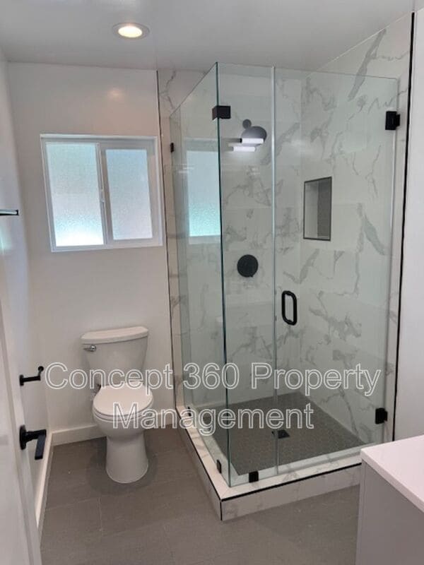 Building Photo - 5300 Glasgow Ct