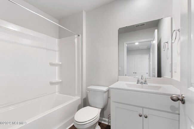 Building Photo - 3121 Lobelia Ln