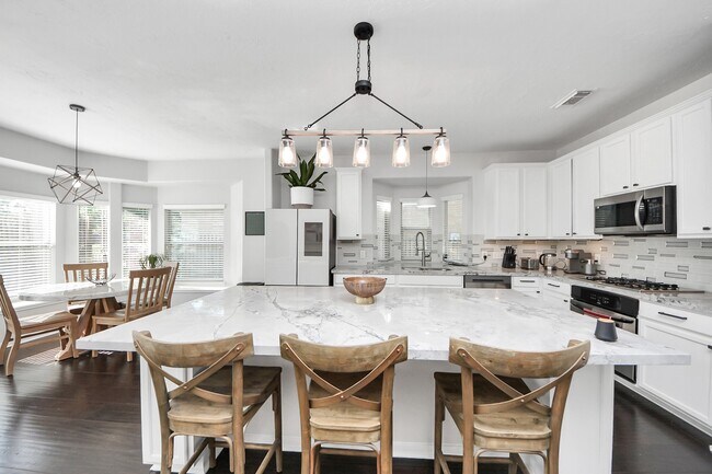 Building Photo - 30214 Vinebriar Dr