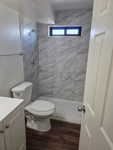 Building Photo - 1311 N Gila St