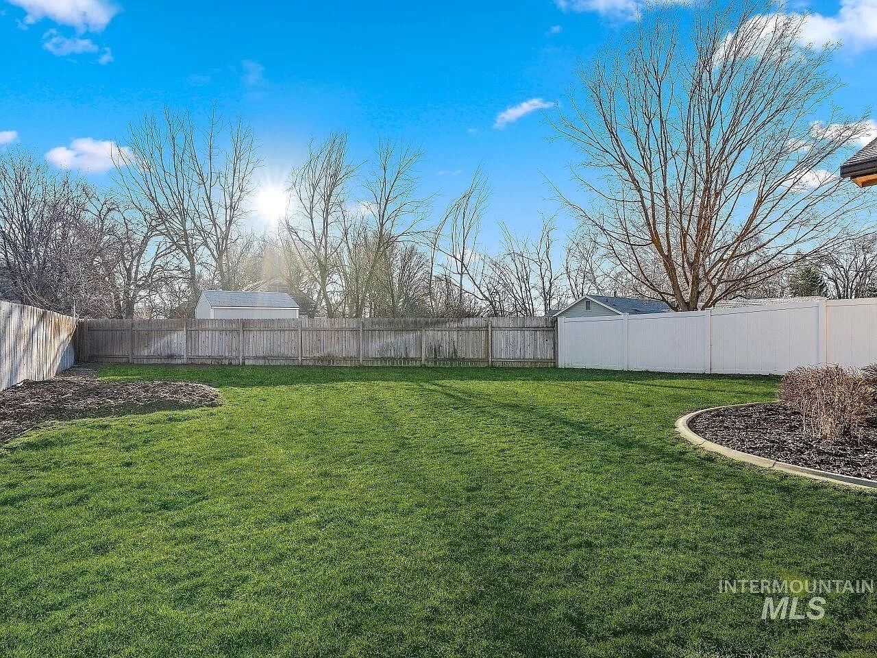 Building Photo - 238 S Neskowin Way