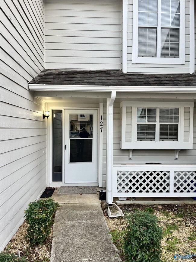 Building Photo - 127 Stone Meadow Ln