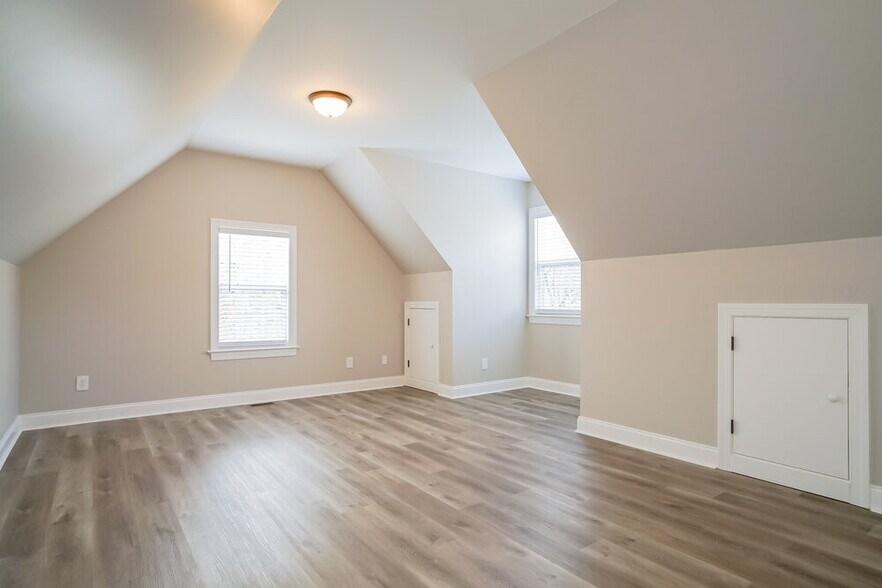 Building Photo - 621 Canvas Dr
