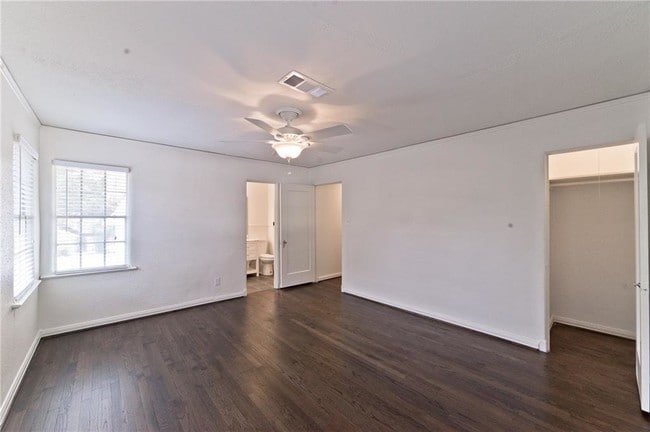 Building Photo - 4422 Emerson Ave