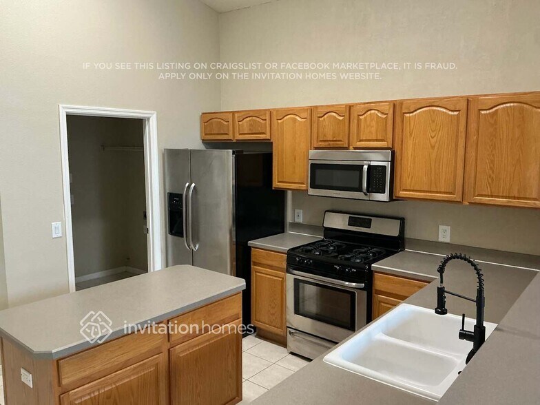 Building Photo - 7029 Colony Pointe Dr