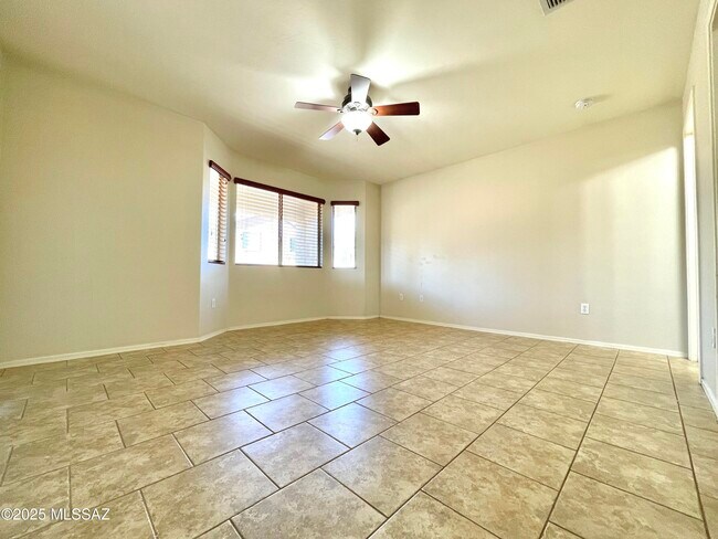 Building Photo - 11889 W Heyburn Dr