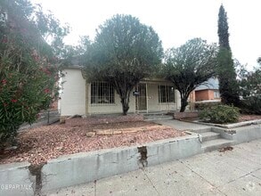 Building Photo - 1522 Yandell Dr