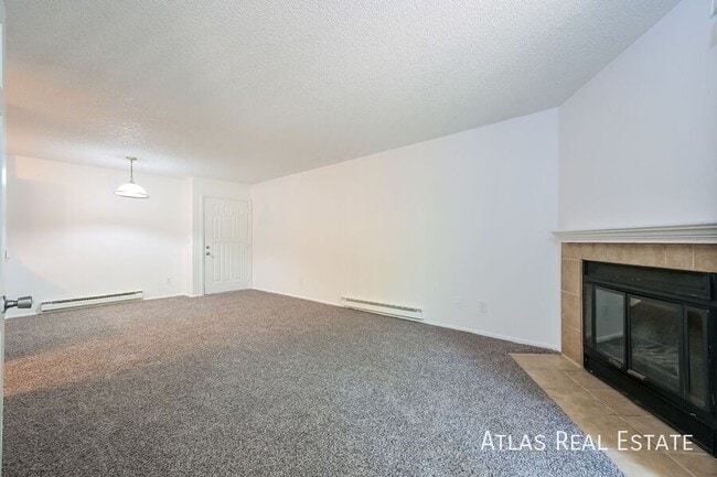 Building Photo - 14701 E Tennessee Dr